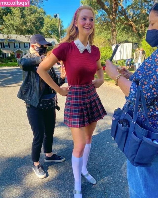 Elle Fanning [ elle-fanning ] - I hope you are having a good weekend
