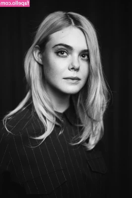 Elle Fanning [ elle-fanning ] - me he levantado con un pedazo de rabo hoy Tengo 2 bombas y una pedazo