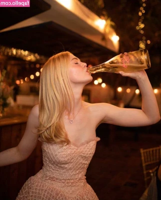 Elle Fanning [ elle-fanning ] - If you woke up to me how you sliding in ? 😏