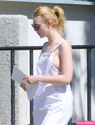 Elle Fanning [ elle-fanning ] - I bet a sloppy bj before going to sleep would make you so