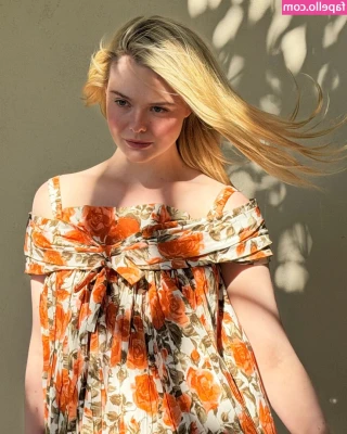 Elle Fanning [ elle-fanning ] - Cum get a suck 💥