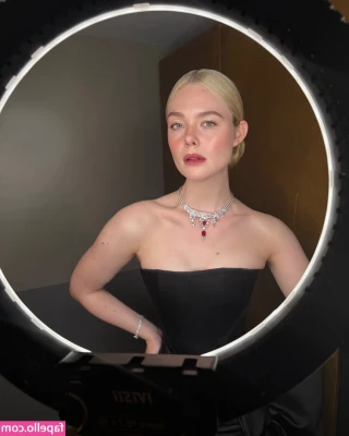 Elle Fanning [ elle-fanning ] - Viajo sin ver. 💦🥵🍑