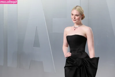 Elle Fanning [ elle-fanning ] - Wanna drill me?