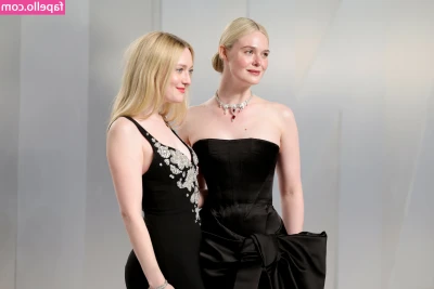 Elle Fanning [ elle-fanning ] - Make that booty red 😉 🍑