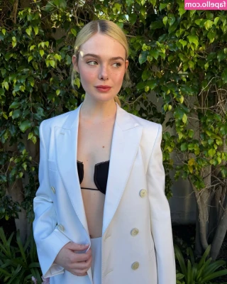 Elle Fanning [ elle-fanning ] - In case you’re not checking your DM’s make sure to tune in this