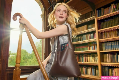 Elle Fanning [ elle-fanning ] - would you put your face here? Pls❤️