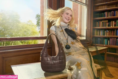 Elle Fanning [ elle-fanning ] - Daddy, please fill my stocking up! 💋💋💋