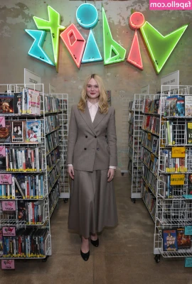 Elle Fanning [ elle-fanning ] - Horny Morning Wood. xD