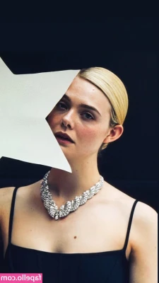 Elle Fanning [ elle-fanning ] - Good Morning to my foot lovers ❤️ My feet crave extra attention