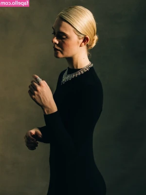Elle Fanning [ elle-fanning ] - My internet’s acting funny one second guys