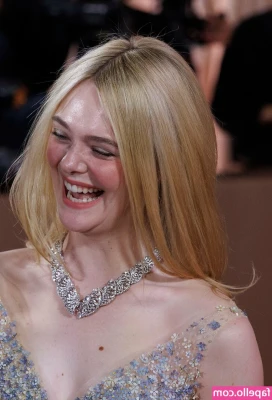 Elle Fanning [ elle-fanning ] - All eyes on me 💋🖤