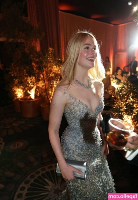 Elle Fanning [ elle-fanning ] - Like my hat? 🐻 1,000 likes and I’ll take my clothes off in this