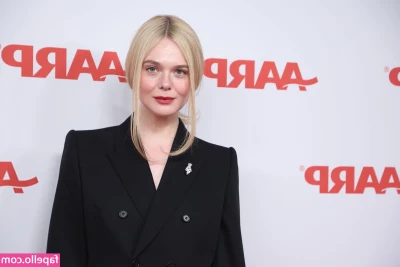 Elle Fanning [ elle-fanning ] - Culoooo🍑  Ricordati che ancora per pochissimi giorni il gruppo Vip