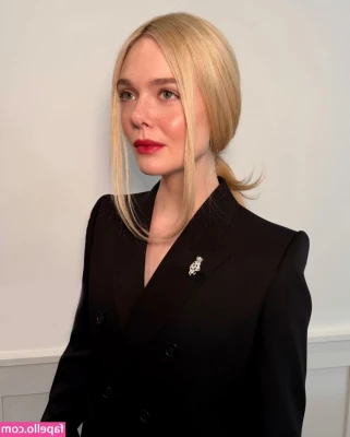 Elle Fanning [ elle-fanning ] - New snap coming soon - had to get a second phone because snap blocked
