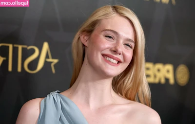 Elle Fanning [ elle-fanning ] - Now that I’m all decorated, who wants to watch a scary movie with