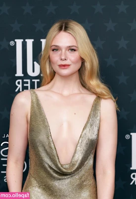 Elle Fanning [ elle-fanning ] - new fav bra ❤️
