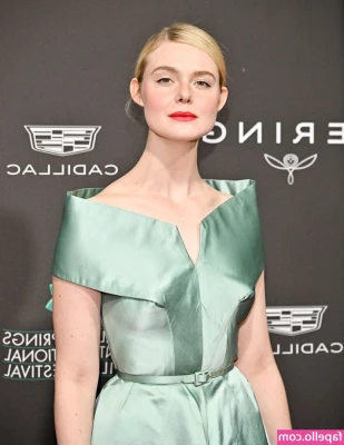 Elle Fanning [ elle-fanning ] - Suck it like, it’s a Chupa Chups lollipop
