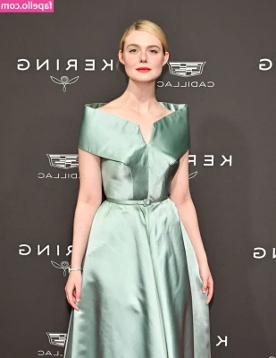 Elle Fanning [ elle-fanning ] - Tag Lil Bro, you're it! 💦 Who thinks he needs to get me back now?