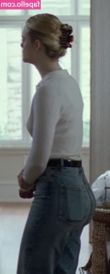 Elle Fanning [ elle-fanning ] - spoiling you with my naked face, teeny waist, thick hips and pretty