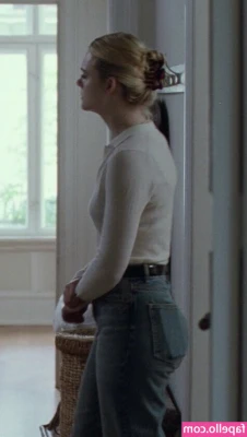 Elle Fanning [ elle-fanning ] - Let me sit on your face