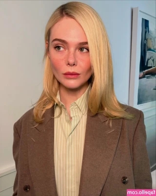 Elle Fanning [ elle-fanning ] - Happy Monday🥳