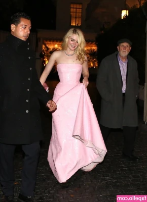 Elle Fanning [ elle-fanning ] - where more veins?