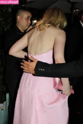 Elle Fanning [ elle-fanning ] - I love a spa 💦💦