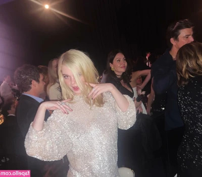 Elle Fanning [ elle-fanning ] - can this tiny body sit on your lap, Daddy? 🤗