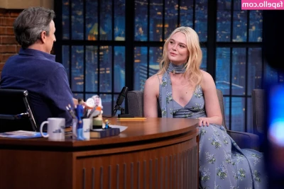 Elle Fanning [ elle-fanning ] - Natural nails for now. Growing them out again 💞💁🏼‍♀️