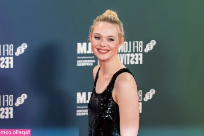Elle Fanning [ elle-fanning ] - Freshly waxed!