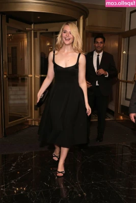 Elle Fanning [ elle-fanning ] - Describe what this sound does to you!
