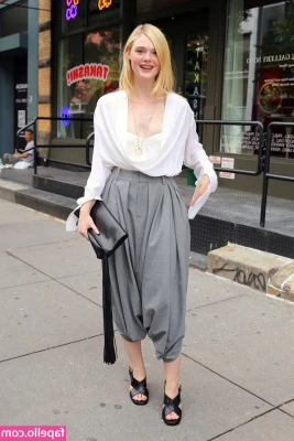 Elle Fanning [ elle-fanning ] - Hi everyone if you’ve asked for personal content I’m getting to