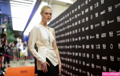 Elle Fanning [ elle-fanning ] - wet n lonely 💦