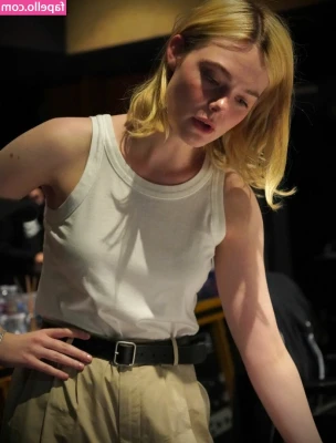 Elle Fanning [ elle-fanning ] - Waiting for you.... ;)
