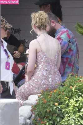Elle Fanning [ elle-fanning ] - Spit or swallow ?