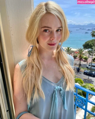 Elle Fanning [ elle-fanning ] - I made a mess wanna see!? 💦 #triptosplashtown dm me for full video