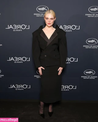 Elle Fanning [ elle-fanning ] - Chupa gostoso 🤤
