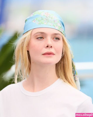Elle Fanning [ elle-fanning ] - Go unlock some dms🔥💕