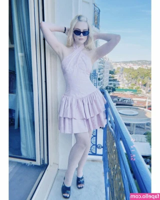 Elle Fanning [ elle-fanning ] - Would you like to wash my back?