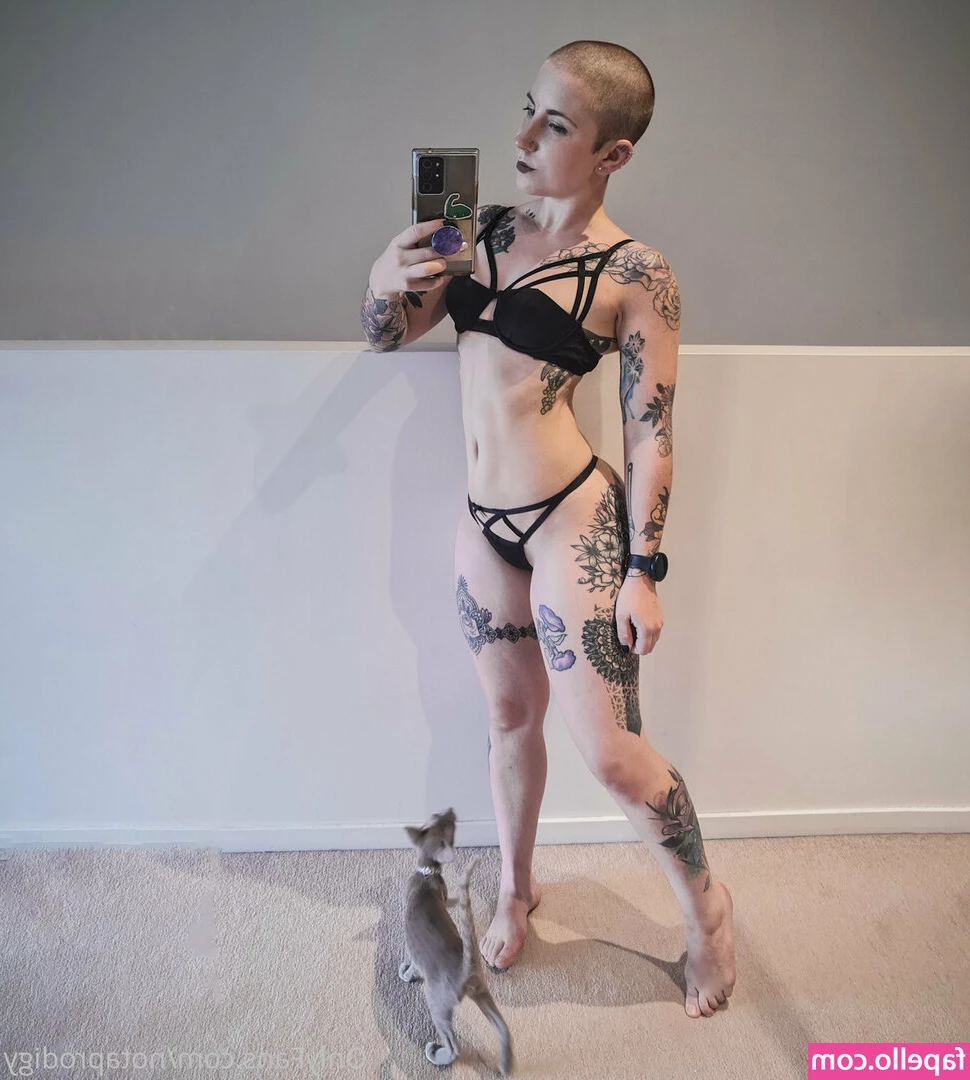 Notaprodigy - Pretty titties and fuzzy pits 😌