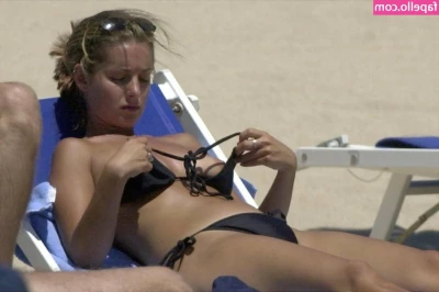 Louise Redknapp [ louise-redknapp ] - Vote on shaved or hairy