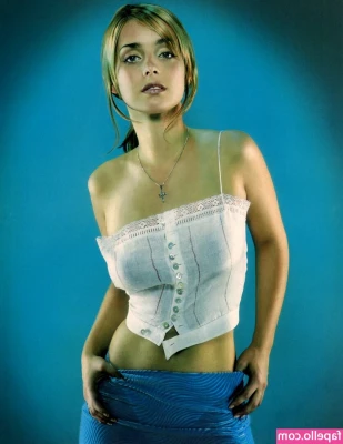 Louise Redknapp [ louise-redknapp ] - Best cooking show ever 🥧 with @iamhely