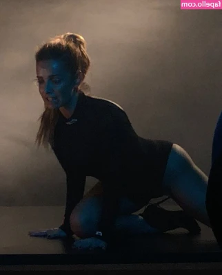 Louise Redknapp [ louise-redknapp ] - Are you looking forward to a new video? 😈😍🔥  Freust du dich