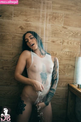 Lunalavendre - Would you eat my fat pussy on the first date? 👀 Você comeria