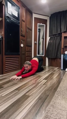 Emerald Gordon Wulf [ emerald-gordon-wulf ] - Feeling so hot