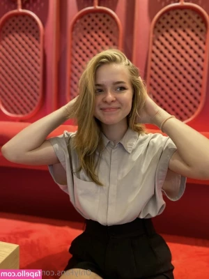 Tashha_s [ tashha-s ] - Your girlfriend has found all of your porn  and she s not happy about