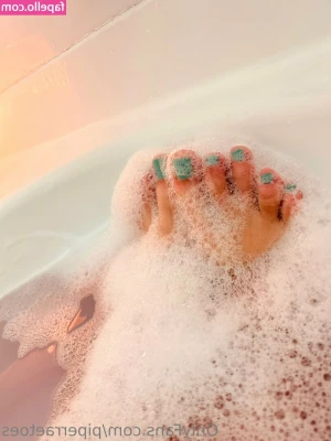 piperrosefree_feet [ piperrosefree-feet ] - I pumped my pussy.
