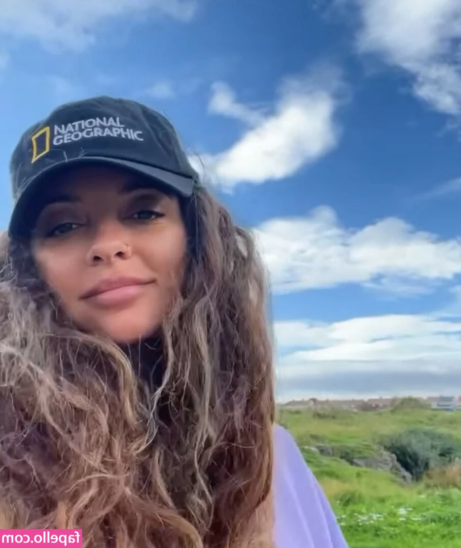 Jade Thirlwall [ jade-thirlwall-1 ] - I love watching my wealth grow at the same time I rinse your wallet.