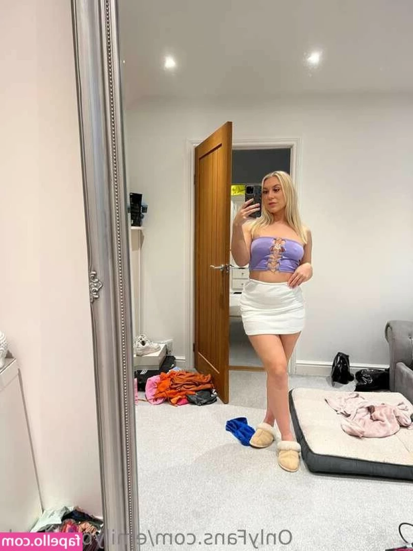 Emily Brooke [ emily-brooke-2 ] - Un poquito de mi ultimo video masturbandome!💦💦 Te gustaría