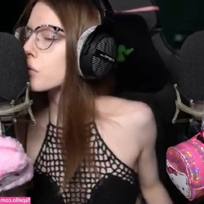 Vulture Vautour ASMR [ vulture-vautour-asmr ] - Twerk werk!